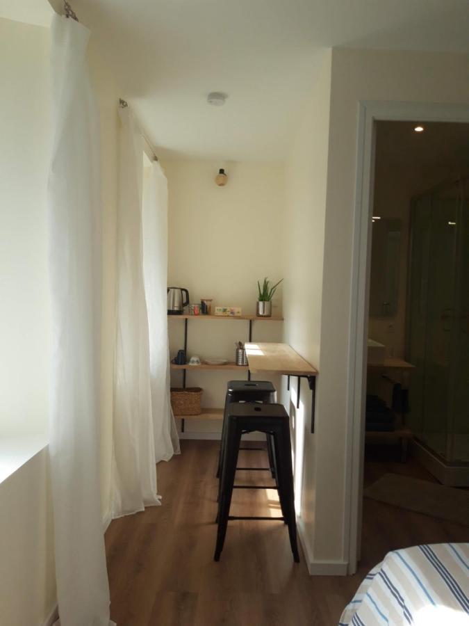Agreables Chambres Independantes - Coutances Centre エクステリア 写真