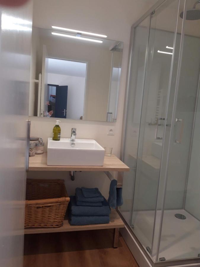 Agreables Chambres Independantes - Coutances Centre エクステリア 写真