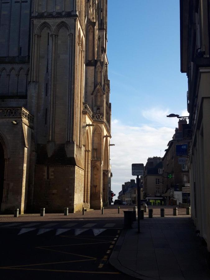 Agreables Chambres Independantes - Coutances Centre エクステリア 写真