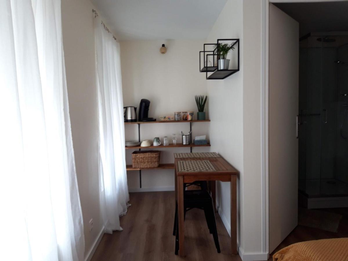 Agreables Chambres Independantes - Coutances Centre エクステリア 写真