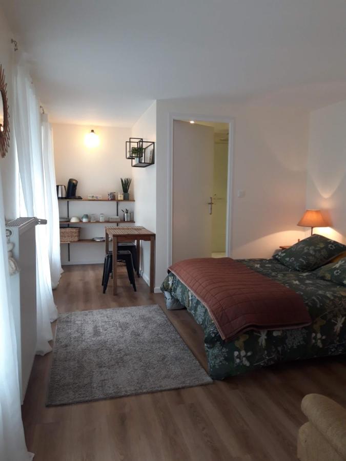 Agreables Chambres Independantes - Coutances Centre エクステリア 写真