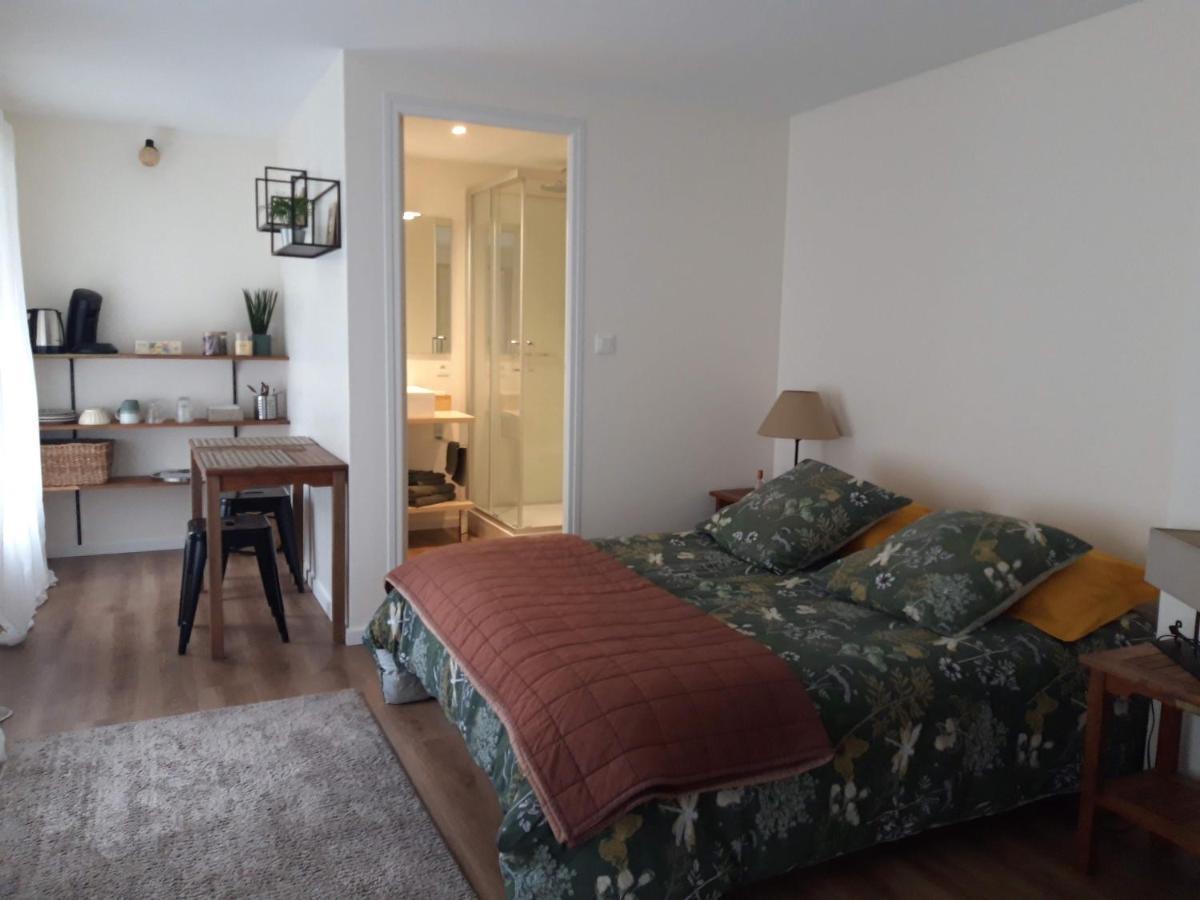 Agreables Chambres Independantes - Coutances Centre エクステリア 写真
